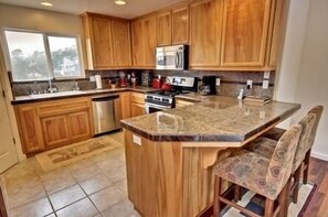 Fridge, microwave, oven, stovetop - A Magnificent Sorento (Cambria)