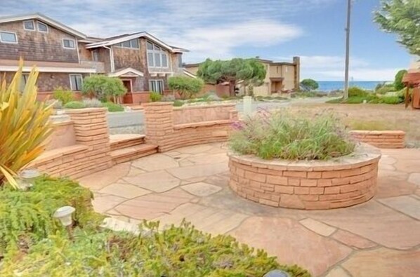 Property grounds - A Magnificent Sorento (Cambria)