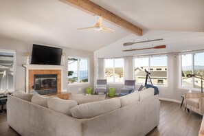 TV, fireplace, DVD player