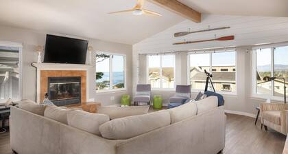 A Step Away: 3 BR, 2 BA House in Cambria, Sleeps 6