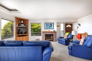 TV, fireplace, DVD player