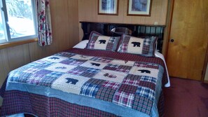 4 bedrooms, iron/ironing board, travel cot, free WiFi