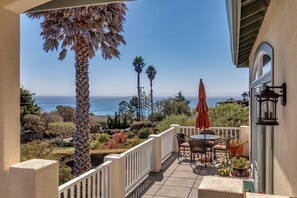 Property grounds - Oceanview Gatsby House (Cambria)