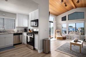 茶具/咖啡用具、冰箱、微波炉、烤箱