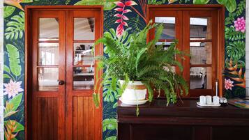 Petit déjeuner composé de spécialités régionales compris tous les jours