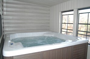 Interior - Gone Fishin Pigeon Forge Cabin, Hot Tub, Fire Pit, Creek View, Easy Access (Pigeon Forge)