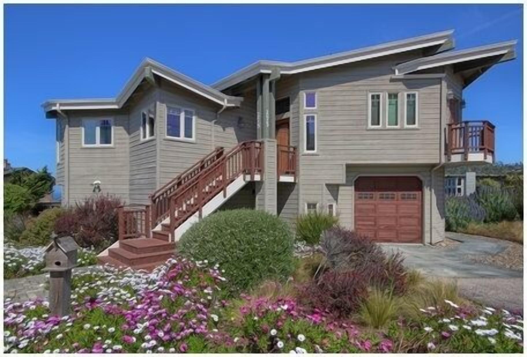 Bristol By the Sea: 3  BR, 3  BA House in Cambria, Sleeps 8