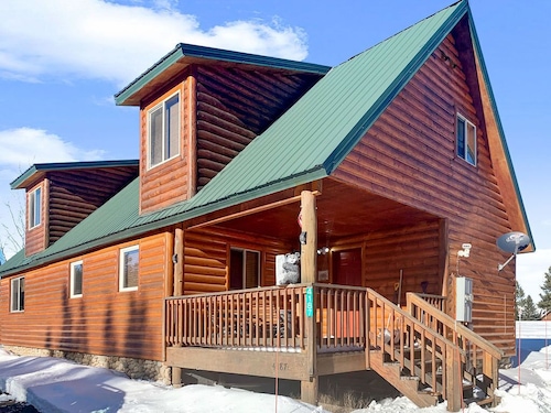 Island Park Cabin - 6 Bed 3 Bath - HOT TUB - Pool Table - 20 Min to Yellowstone