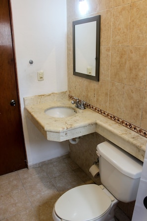 Deluxe-Penthouse, 3 Schlafzimmer, Balkon | Badezimmer | Dusche, kostenlose Toilettenartikel, Handtücher