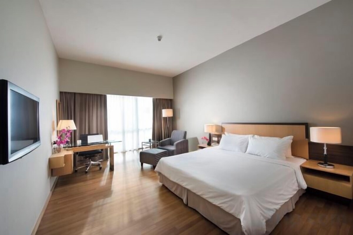Deluxe King Room Tower B