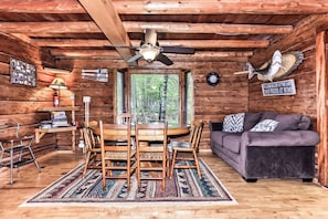 Smart TV, DVD player, books - 4bdr Lakeside Lodge on Big Sand Lake in Northwoods! (Phelps)
