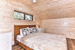 4 bedrooms, free WiFi, bed sheets