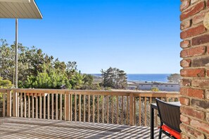 Property grounds - A Cool House, A Cool View (Cambria)