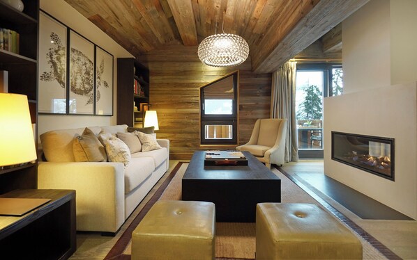 Suite Superior, 1 letto king (Lodge Master Suite) | Una cassaforte in camera, una scrivania, postazione laptop