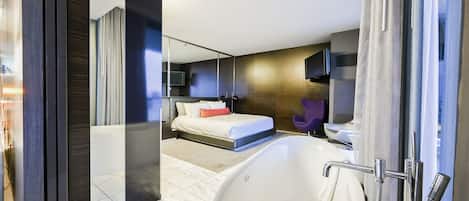 1 bedroom, desk, iron/ironing board, free WiFi