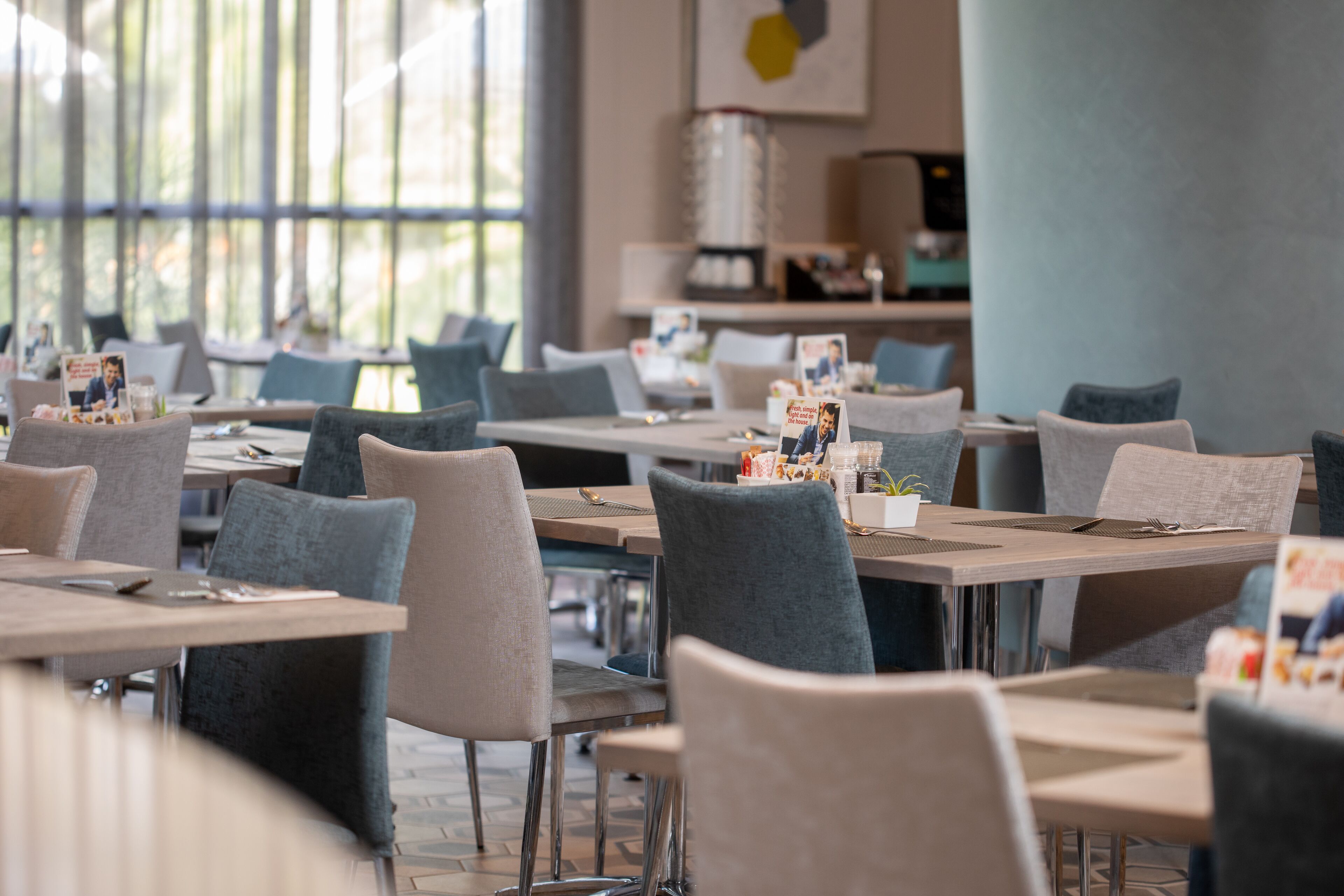 breakfast, lunch and dinner served