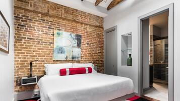 4 bedrooms, in-room safe, iron/ironing board, travel crib