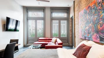 4 bedrooms, in-room safe, iron/ironing board, travel crib