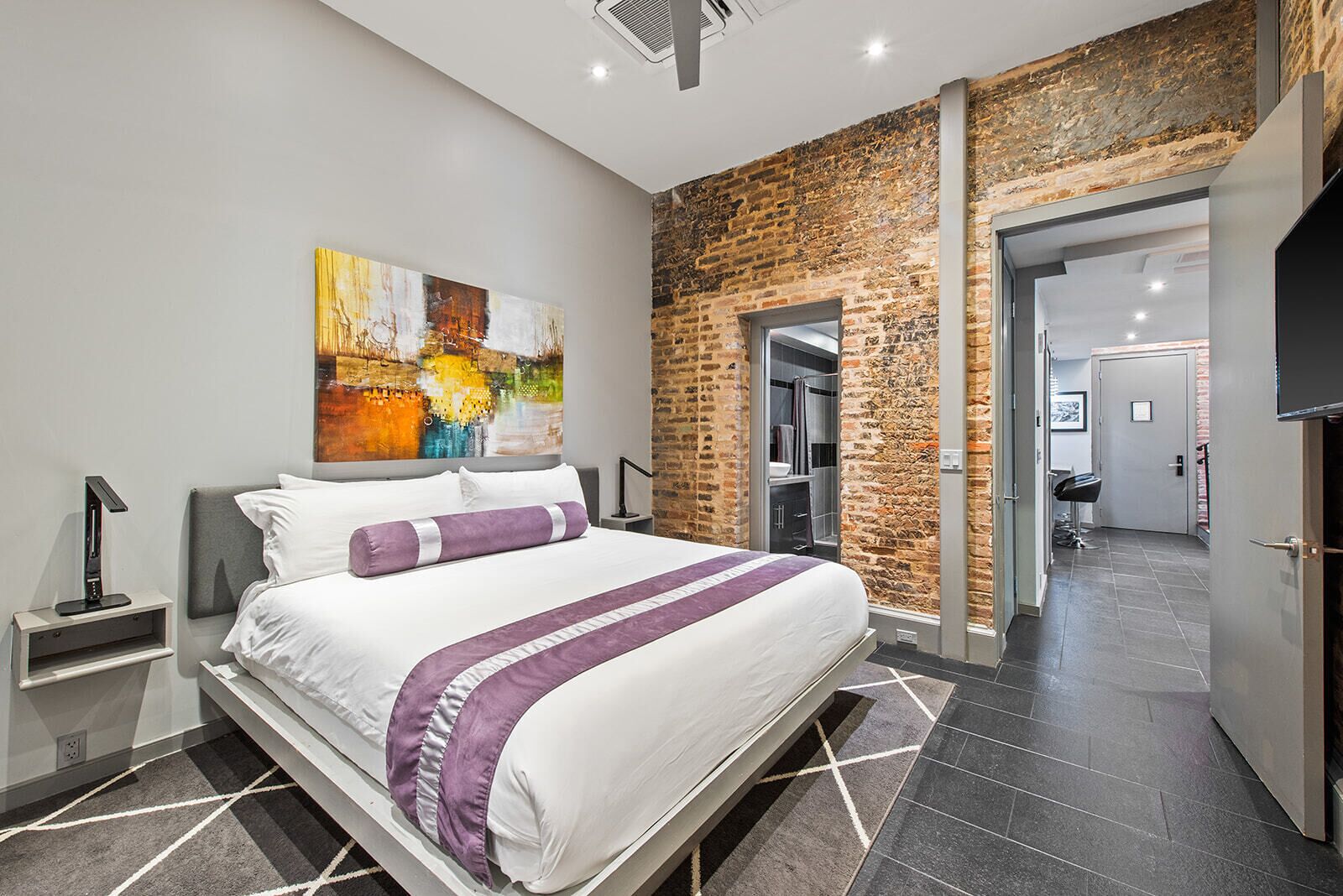 3 bedrooms, in-room safe, iron/ironing board, travel crib