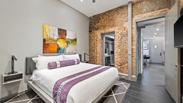 3 bedrooms, in-room safe, iron/ironing board, travel crib