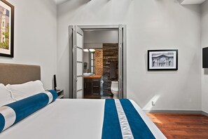 3 soverom, safe på rommet, strykejern/-brett og reiseseng for barn