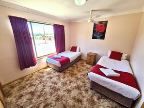 1 bedroom, iron/ironing board, free WiFi, bed sheets - Bridge Motel Wellington (Wellington)