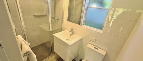 Economy Single Room | Bathroom