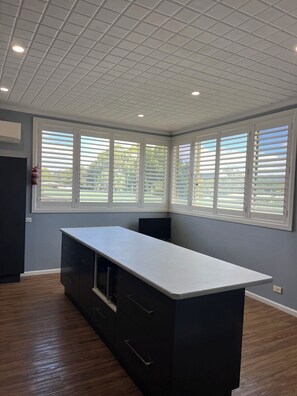 Executive Apartment | Private kitchen | Coffee/tea maker, electric kettle