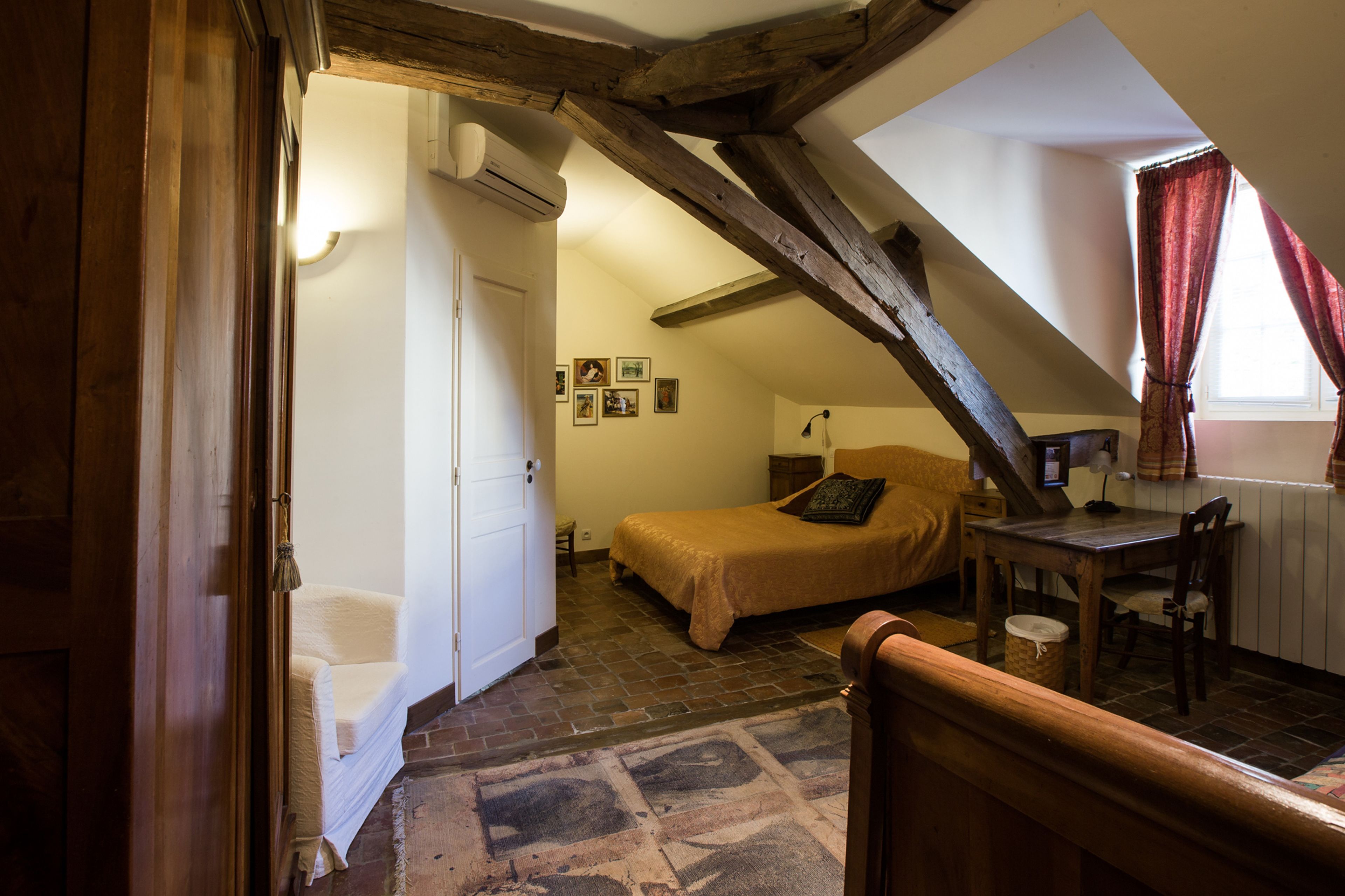 Chambre Triple | Décoration personnalisée, ameublement personnalisé, Wi-Fi gratuit