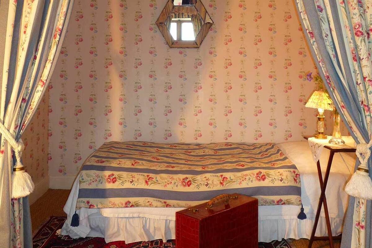Bureau, lits bébé (gratuits), Wi-Fi gratuit, décoration personnalisée