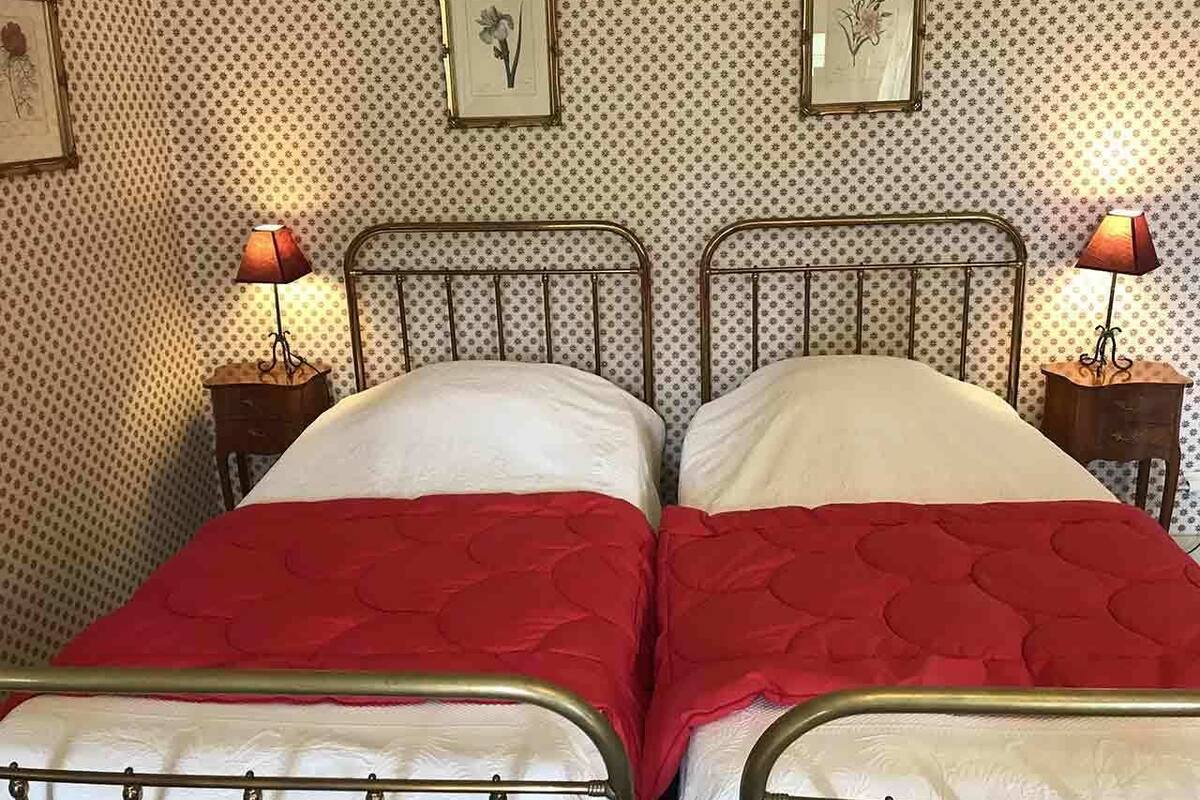 Bureau, lits bébé (gratuits), Wi-Fi gratuit, décoration personnalisée