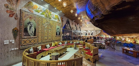 Breakfast, lunch and dinner served