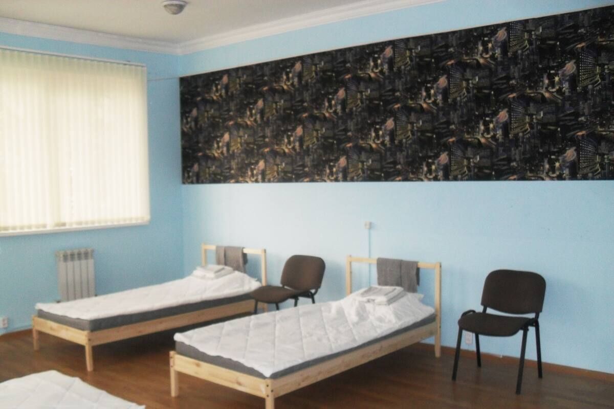 Economy slaapzaal, alleen voor vrouwen, uitzicht op binnenplaats (4 beds) | Een kluis op de kamer, een strijkplank/strijkijzer, gratis wifi