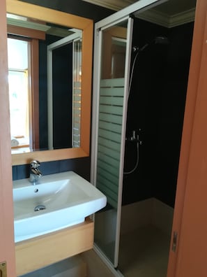 Deluxe Villa, 4 Bedrooms | 4 bedrooms, in-room safe, desk, iron/ironing board