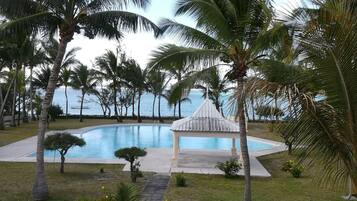 Comfort Villa, 4 Bedrooms, Beach View | 4 bedrooms, in-room safe, desk, iron/ironing board
