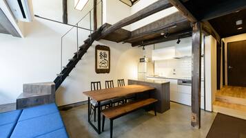 Shiki Homes | TSURU KAME 鶴亀 | In-room dining