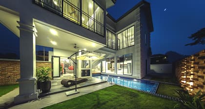 Atlantis Pool Villa Ipoh