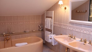 Romantic Room | Bathroom | Free toiletries, hair dryer, dressing gowns, towels