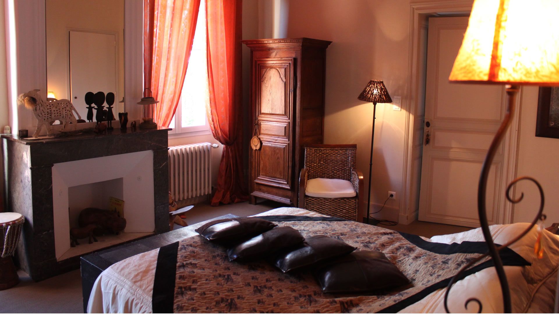 Ropa de cama de alta calidad y cortinas blackout 