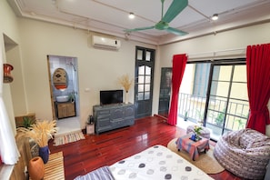 Phòng đôi hoặc 2 giường đơn | Minibar, bàn, truy cập Internet không dây miễn phí 