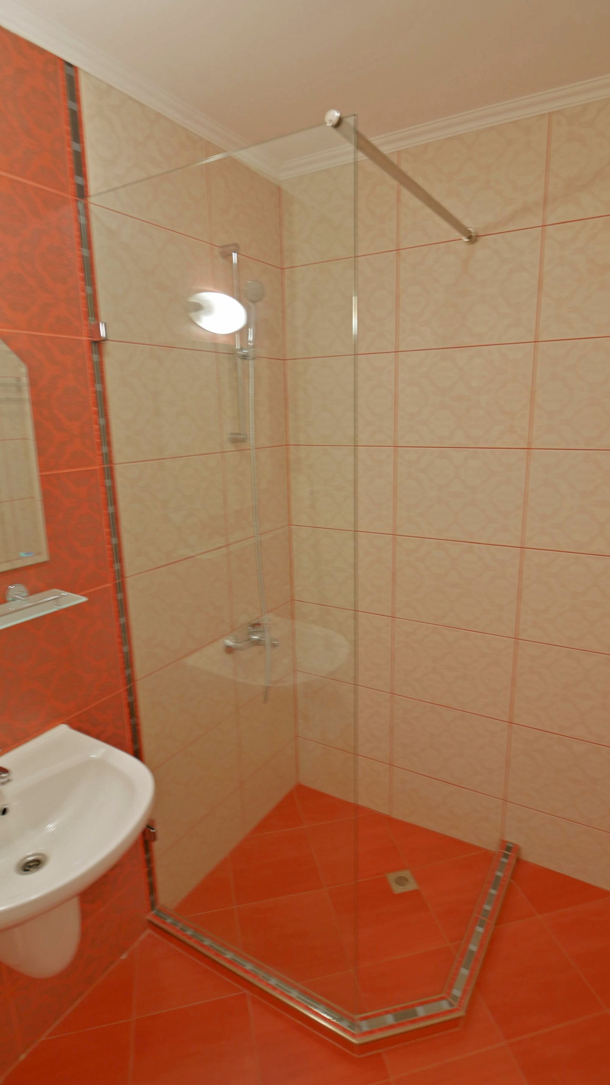 comfort double or twin room | bathroom | combined shower/bathtub, free toiletries, hair dryer, bathrobes