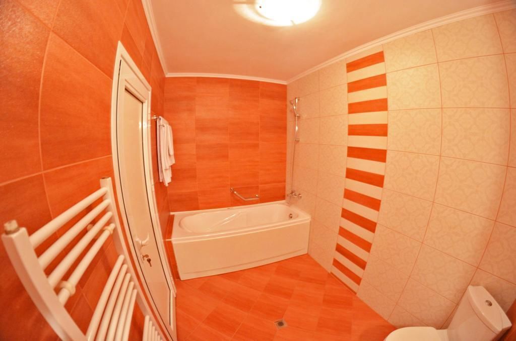 comfort double or twin room | bathroom | combined shower/bathtub, free toiletries, hair dryer, bathrobes