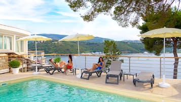 Outdoor pool, sun loungers