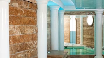 Bañera de hidromasaje interior