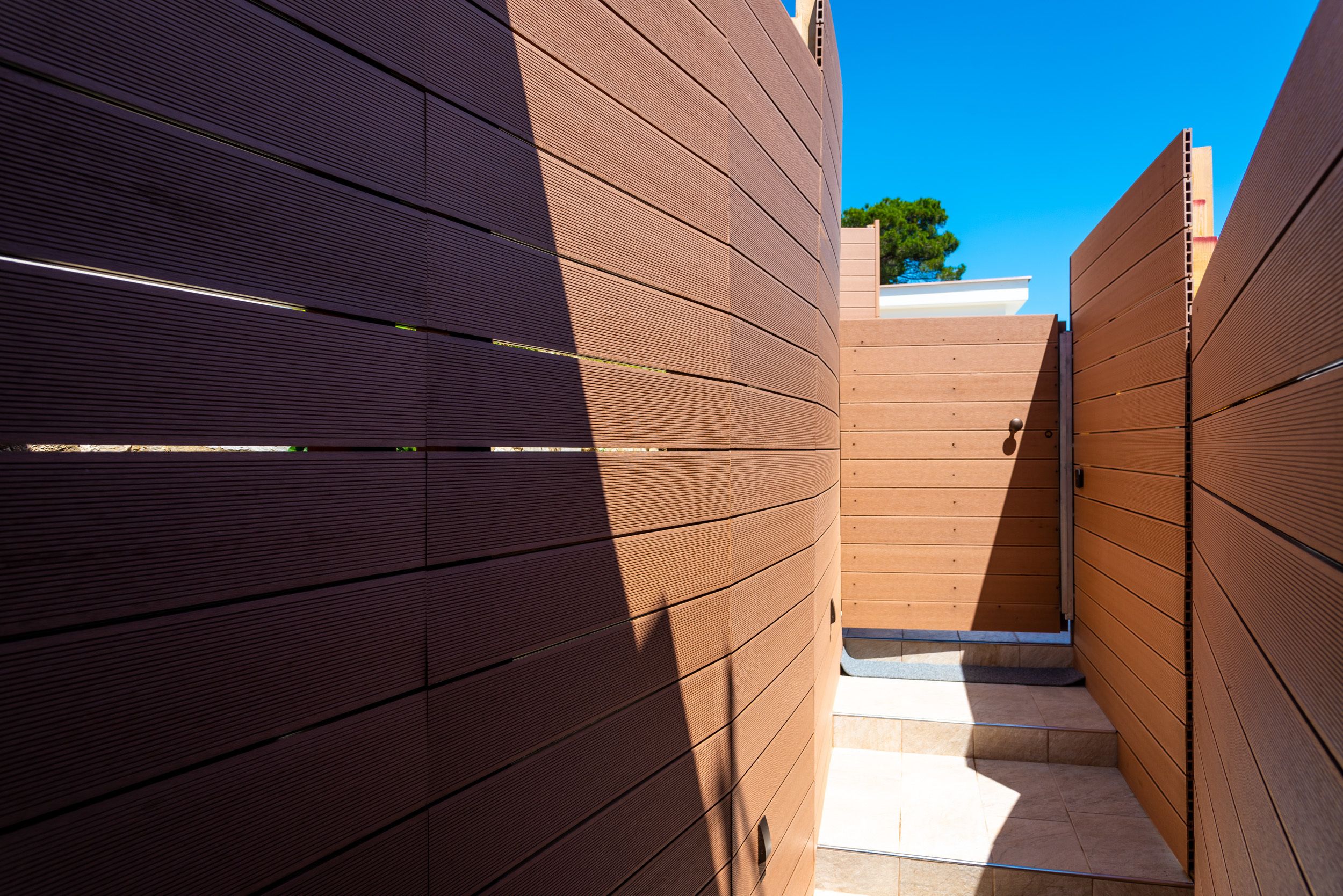 suite, hot tub | down duvets, pillow-top beds, minibar, in-room safe