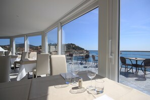 Dinner served, local cuisine - Hotel Plaza (Porto Azzurro)