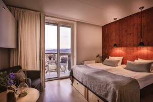 Cortinas blackout, tabla de planchar con plancha, cunas y wifi gratis 