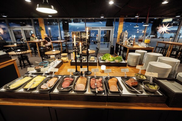 Termasuk sarapan bufet setiap hari