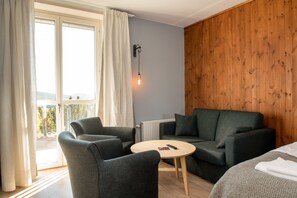 Familienzimmer | Verdunkelungsvorhänge, Bügeleisen/Bügelbrett, Babybetten