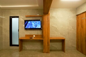 Deluxe Quadruple Room | Premium bedding, free WiFi, bed sheets - Hotel Karishma Dadar (Mumbai)